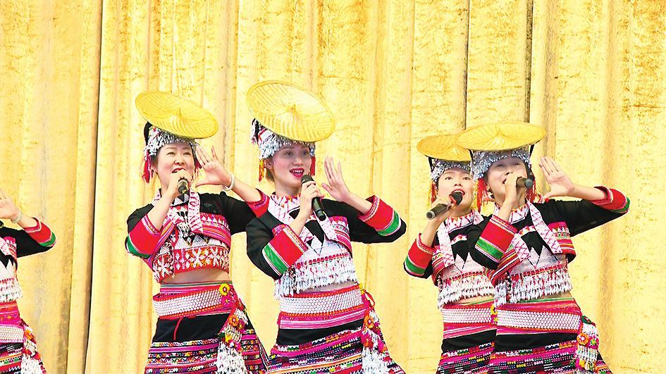 花腰傣原生态小调喊月亮角逐彩云奖